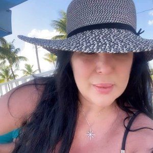 Meet your Posher, Doris